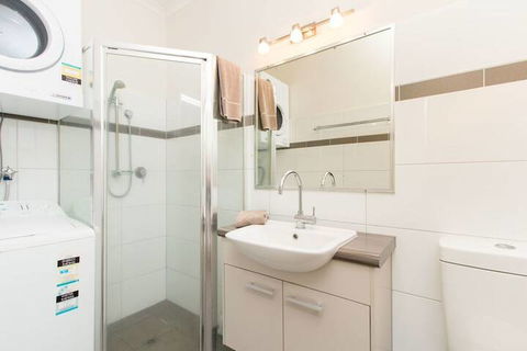 Cable Beach Apartments - Sydneys Hotel 7