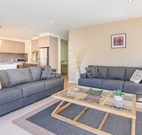 Birch Holiday House - Sydneys Hotel