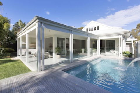 A PERFECT STAY - Coonanga Beach House - Sydneys Hotel 0