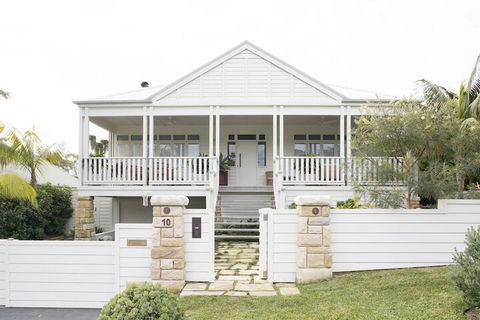 A PERFECT STAY - Coonanga Beach House - Sydneys Hotel 5