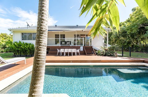 Pura Vida - Sydneys Hotel 0