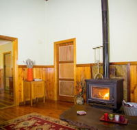 Red Tractor Retreat - Sydneys Hotel