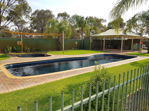 CluBarham Golf Resort - Sydneys Hotel 2