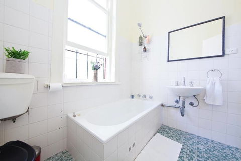 WB319 Chatswood Charmer Roomy 3 Bed Apartment - Sydneys Hotel 5