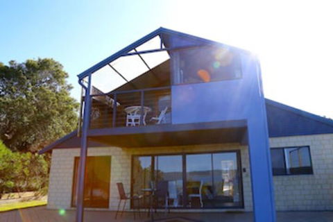 Awaken Denmark WA - Sydneys Hotel 0
