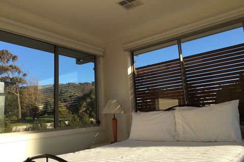 Aquawaters House By Barefoot Beach Stays - Sydneys Hotel 6