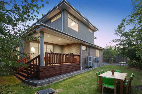Aquawaters House By Barefoot Beach Stays - Sydneys Hotel 1