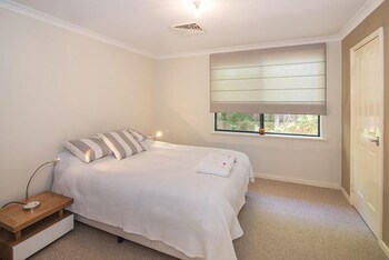 Nature Retreat - Sydneys Hotel 3