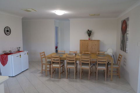Kara Court - Sydneys Hotel 2