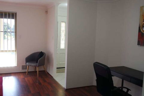 Kara Court - Sydneys Hotel 3