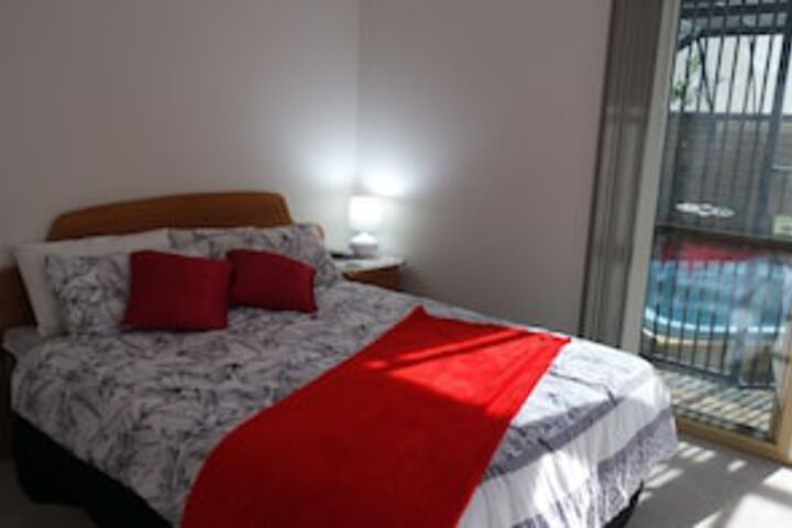 Seville Grove WA Sydneys Hotel