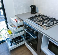 Vibrant Inner City Living - Sydneys Hotel