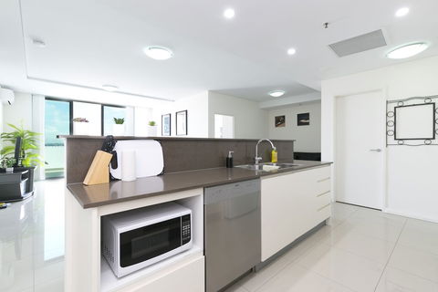 Penthouse Near Airport & CBD - Sydneys Hotel 3