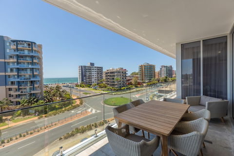 Astina Suites Forster - Sydneys Hotel 1
