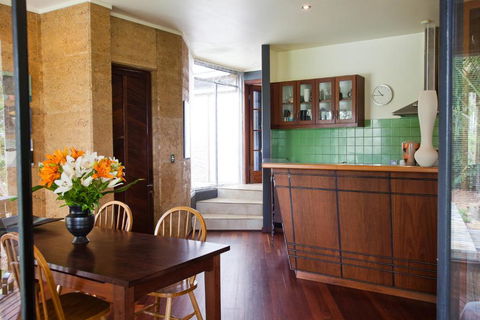 Anagama House & Studio - Sydneys Hotel 2