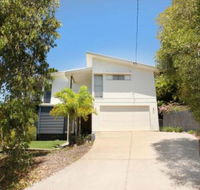 224 Centenary Heights Road Coolum Beach 500 Dollar Bond Linen Included - Sydneys Hotel