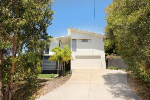 224 Centenary Heights Road Coolum Beach 500 Dollar Bond Linen Included - Sydneys Hotel 0
