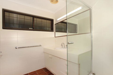 54 Coolum Terrace Coolum Beach - Sydneys Hotel 2