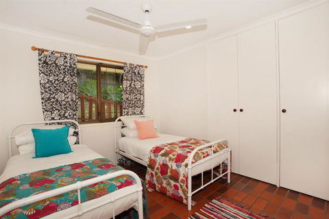 54 Coolum Terrace Coolum Beach - Sydneys Hotel 3