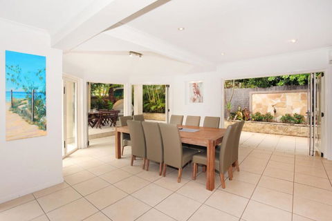 11 Dalmor Court Coolum Beach Pet Friendly Linen Supplied 500 BOND - Sydneys Hotel 4