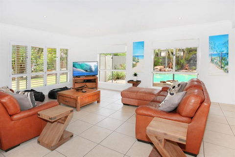 11 Dalmor Court Coolum Beach Pet Friendly Linen Supplied 500 BOND - Sydneys Hotel 2