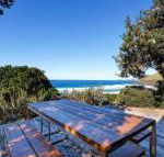Barefoot on Blueys - Sydneys Hotel