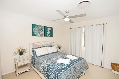 22 Sorrento Avenue Coolum Beach Linen Supplied PET FRIENDLY 500 BOND - Sydneys Hotel 3