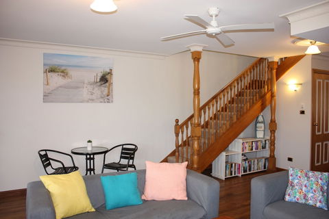 Birchgrove Terrace Unit 6 - Sydneys Hotel 1