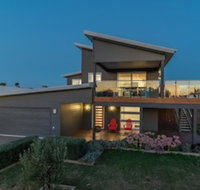 7 Boardwalk Lakeside in Cowes - Sydneys Hotel