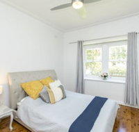 Stay at Meurant - Sydneys Hotel