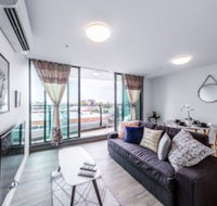 Hamilton 409 - Sydneys Hotel