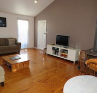 5 Little Penguin Cottage in Cowes - Sydneys Hotel
