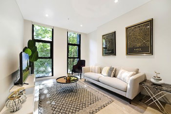 Luxury Style Walking To Darling Harbour QVB & ICC - Sydneys Hotel 0