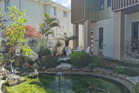 Serviced Waterfront Whole Villa - Sydneys Hotel 2