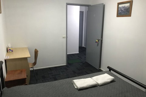 Gold Coast Nerang 99 House - Sydneys Hotel 2