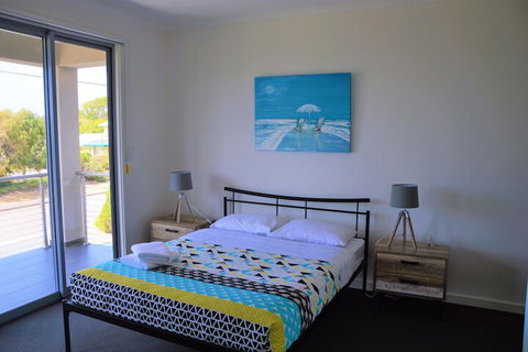 Eastern Breeze - Sydneys Hotel 5