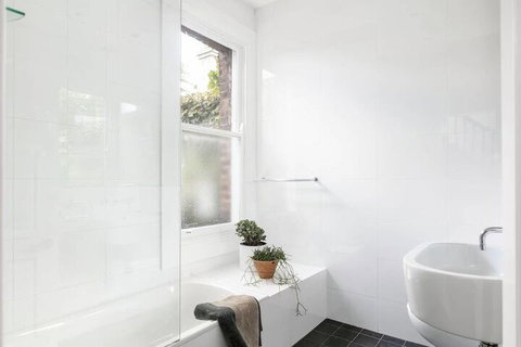 European Elegance In Darlinghurst - Sydneys Hotel 3