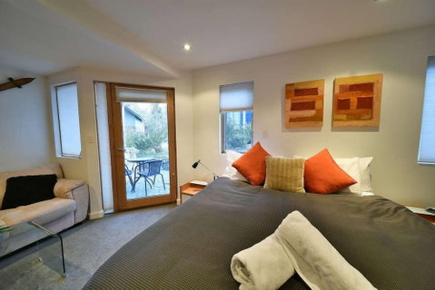 Powder 2a - Sydneys Hotel 3