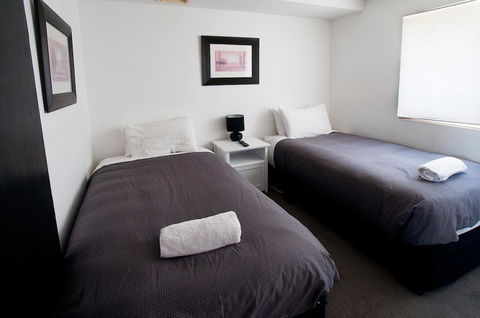 Powder 2 - Sydneys Hotel 3