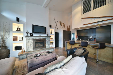 Powder 2 - Sydneys Hotel 2