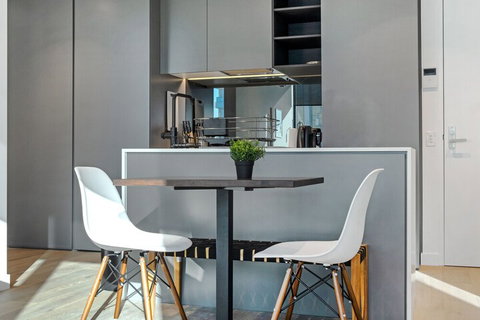 Victoria One Suites - Sydneys Hotel 1