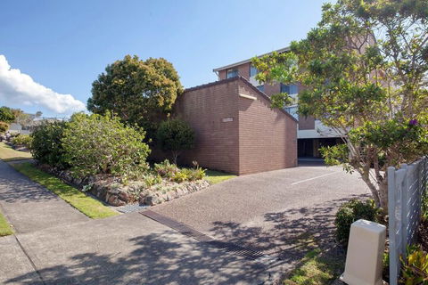 Kamilaroi Unit 6, 58-60 Magnus Street - Sydneys Hotel 1
