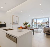 Brand New Ultra Luxe Apt Next To Central CBD - Sydneys Hotel
