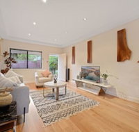 Tranquil  Spacious Home Near Shopping Mall - Sydneys Hotel