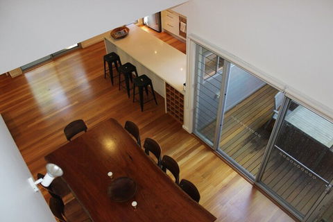 Ama Worimi - Sydneys Hotel 3