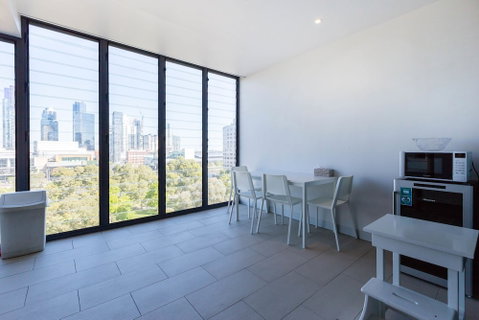 Leila, 1BDR Melbourne Apartment - Sydneys Hotel 2
