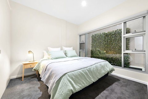 Hotham, 2BDR North Melbourne Apartment - Sydneys Hotel 4