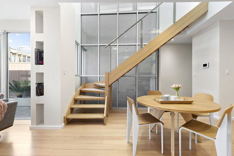 Hotham, 2BDR North Melbourne Apartment - Sydneys Hotel 3
