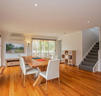 Bay Breeze Retreat - Sydneys Hotel