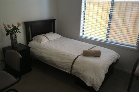 Lovely House - Sydneys Hotel 2